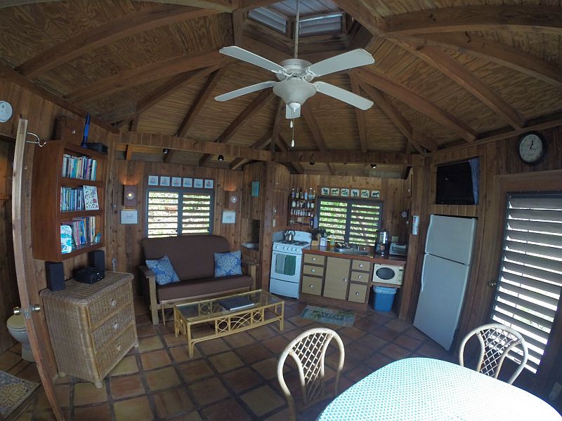 Captain's Cabin Living Area